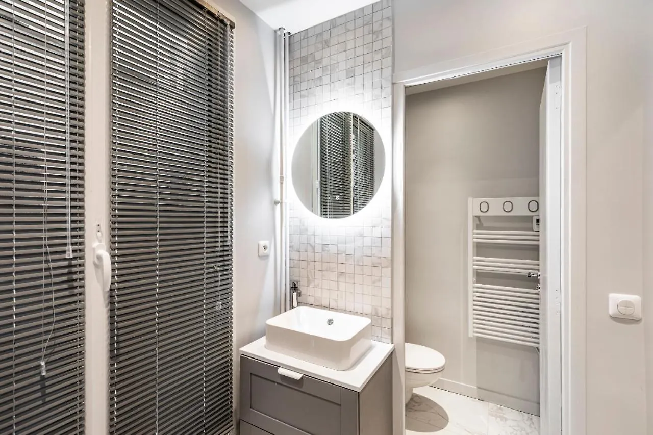 127 St Dom - Emplacement Parfait - Paris 7Eme